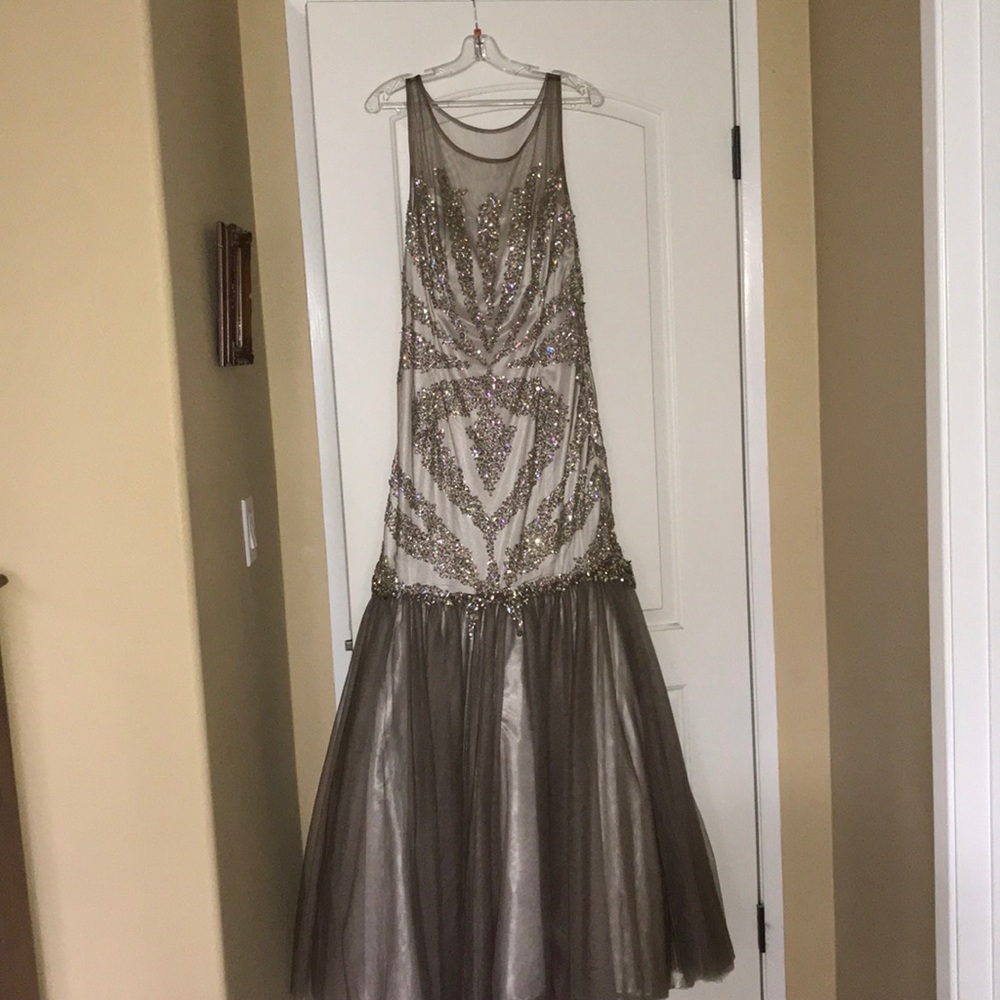 Prom Dress - Picture 4 of 6
